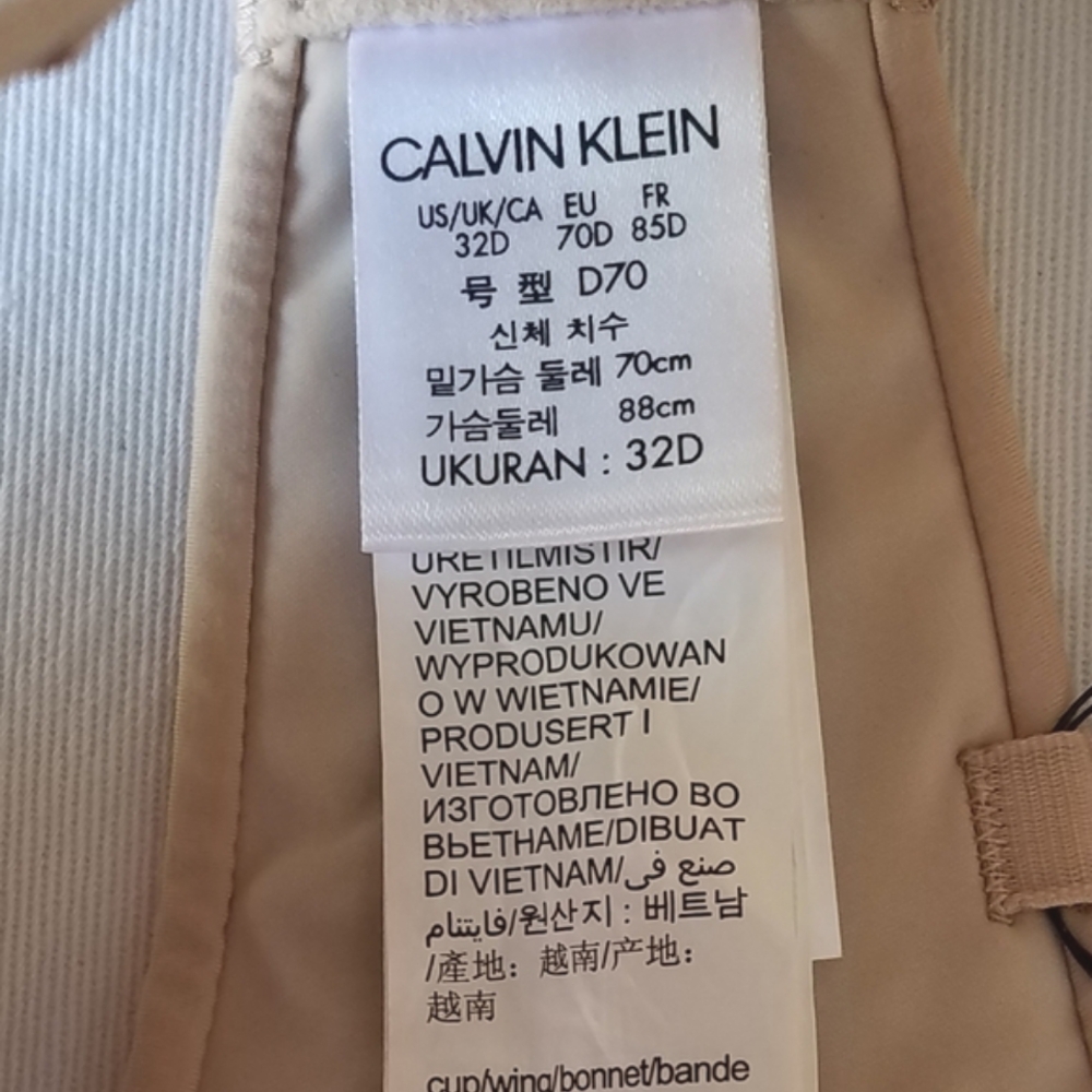 Calvin Klein Perfectly Fit Multi-Way Strapless Push Up Bra - Picture 7 of 11